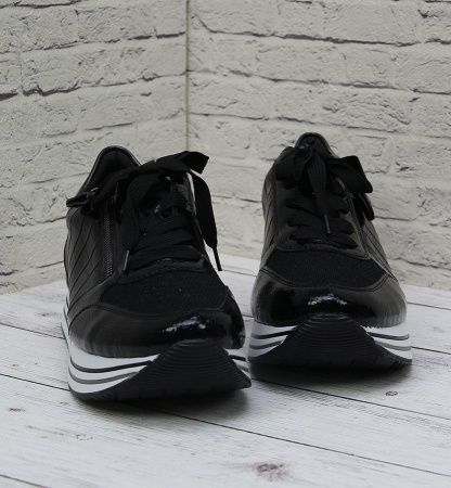 sneakers_black_one_top